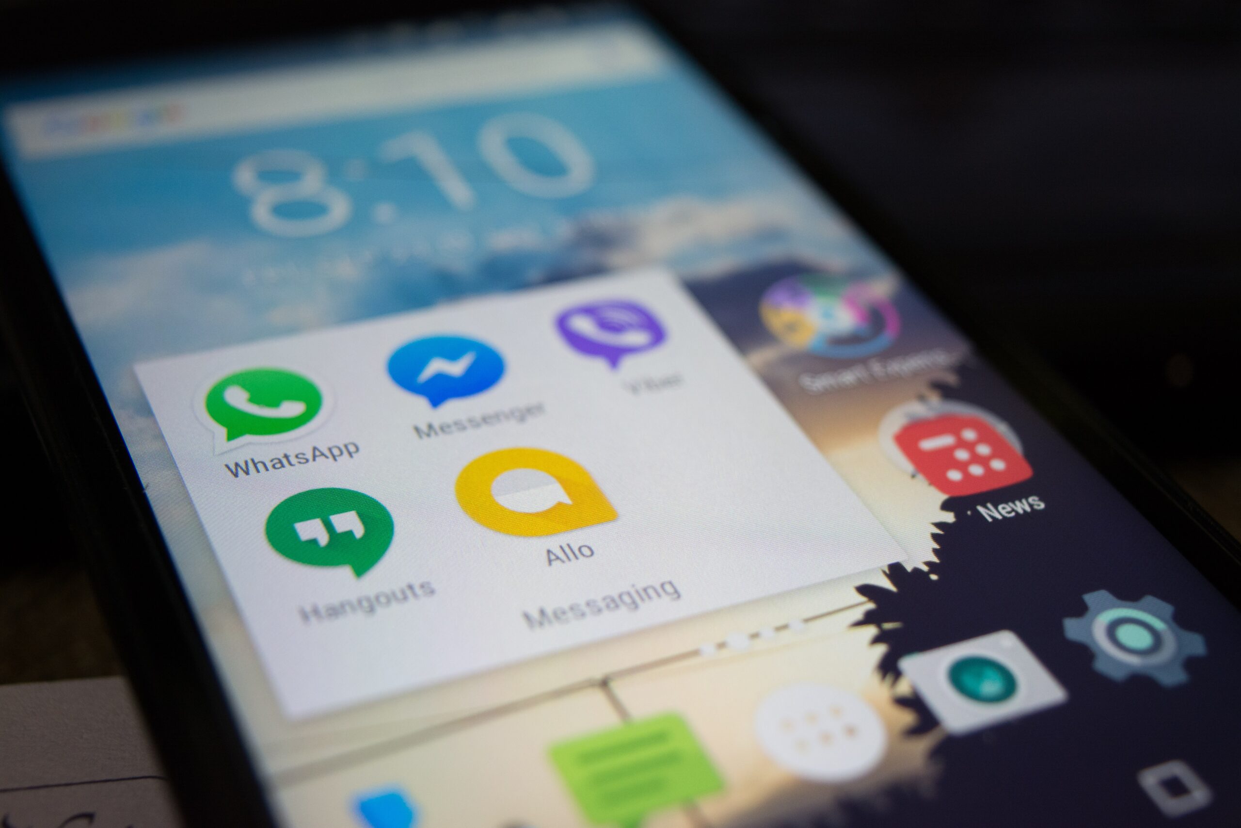 8 Android Apps To Send And Receive Chats And Messages free SlickMagnet